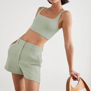 Aritzia anthem short green size 4